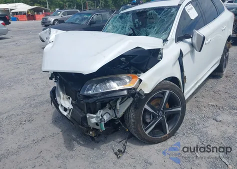 2015 Volvo Xc60 T6 R-Design Platinum из США, поврежденный, VIN YV4902RSXF2665313